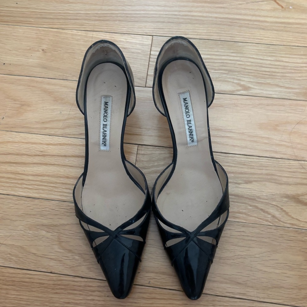 Manolo Blahnik Black pointy kitten heels